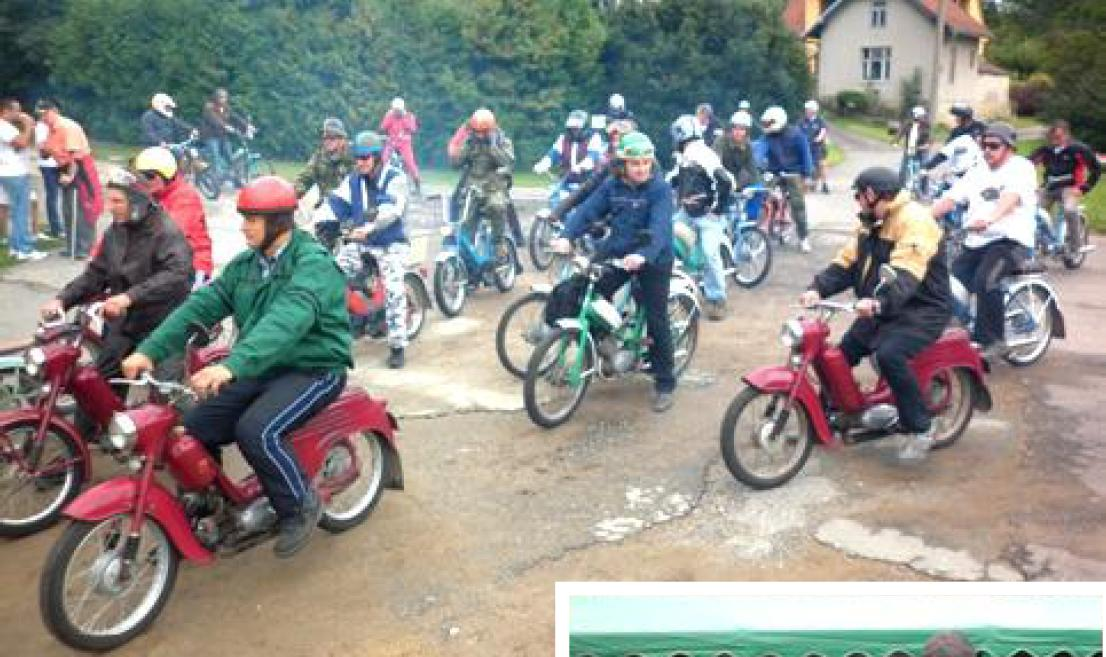 Spanilá jízda mopedů V Borovnici se v sobotu 1. září 2012 uskutečnil již sedmý ročník Spanilé jízdy mopedů.