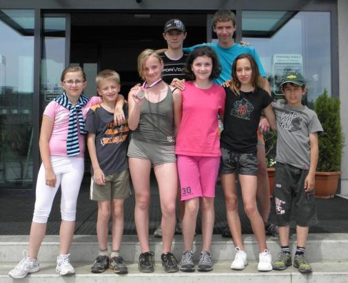 V pátek 11. května se vybraní žáci zúčastnili plavecko-běžeckých závodů v Rychnově nad Kněžnou. Barbora Nosková získala ve své kategorii třetí místo. V pondělí 14.