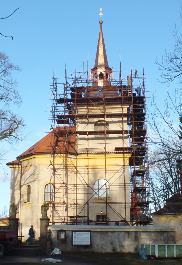 Oprava věže kostela Ke konci