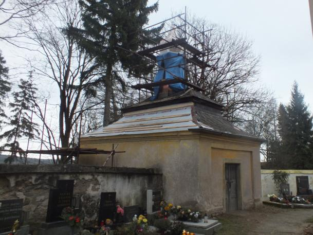 Oprava věže kostnice V prosinci