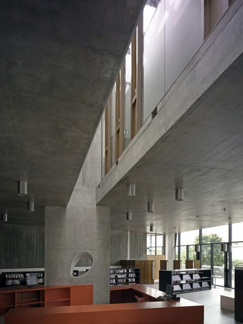 cz/knihovna-hk-fotky/>. 14 Zdroj: Top box design : architecture design news and pictures [online]. [cit. 2010-05-17].