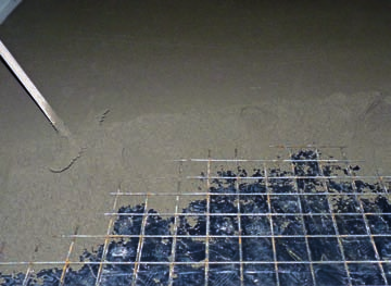 Baumit vyztužený potěr E 300 Speed, potěr E 300 Speed Rychletuhnoucí cementové potěry (EN 13 813, CT-C30-F5) pro ruční i strojové zpracování, určené pro betonové podlahy se zvýšenými nároky.