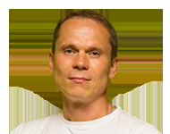 O autorovi: Miroslav Ustaník masážam sa profesionálne venuje od roku 2007.