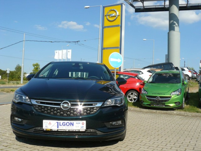 klimatizace, tempomat, litá kola,... cena 425 601 Kč sleva 49 999 Kč Opel ST Innovation 1.