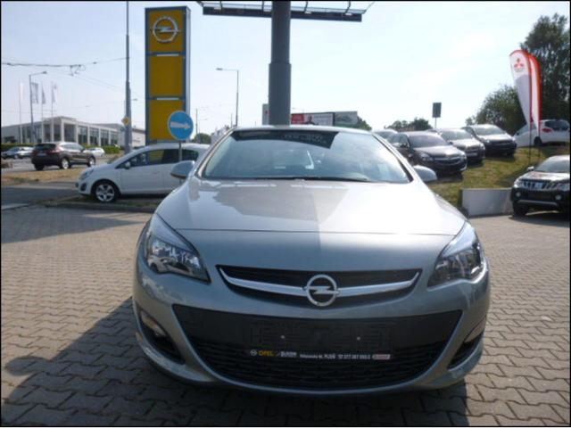 07/2015, hatchback/5, nafta 100 vyr. 08/2015, hatchback/5, nafta 121 6 rychlostních stupňů, 6x airbag, ABS, aut.