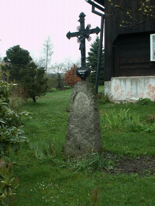 kartušemi ve spodní části podstavce, Anton Semdner 1832 54.