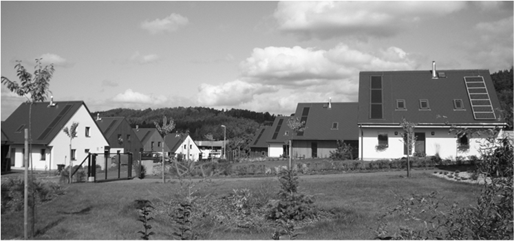 Výstavba 13 pasivních domů KOBEROVY Spotřeby energií na vytápění u různých domů BESTAND NEH Passivhäuser 21.09.2016 Ing.