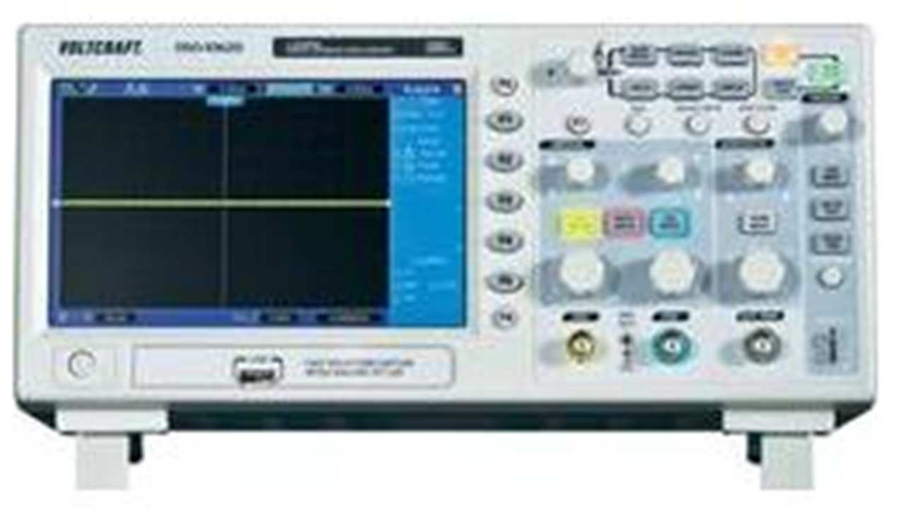 Stručný popis DSO-1062D l Kanály Pásmo Vzorkovací frekvence LCD DSO-1062D 2 60 MHz 500 MS/s 7 palců, barevný Osciloskop DSO-1062D pracuje se šířkou pásma 60 MHz a nabízí měření v reálném čase při