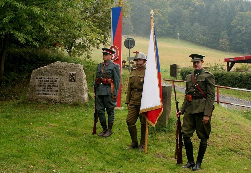 září 1938 ve večerních hodinách vysílal i Československý rozhlas.