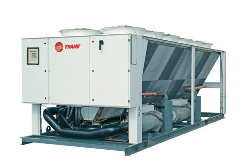 Vzduchem chlazené chladicí jednotky se šroubovými kompresory Series R 297-642 kw RTAD Spolehlivost: šroubový rotační kompresor Trane pouze se 3 pohyblivými částmi Snadná montáž: široký výběr