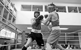 Charakteristika boxu Charakteristika boxu Box patří mezi individuální úpolové sporty, dynamicko-silové s vysokou koordinační náročností. Starší název pro box zní rohování.