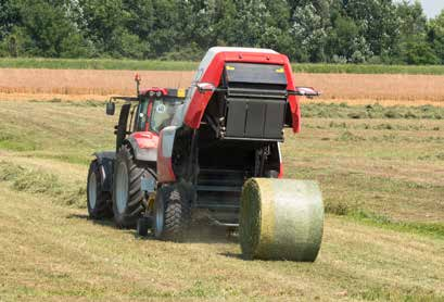 Lisovací tlak je možno variabilně nastavit podle požadavků sklizně a vlastností materiálu. Tři nekonečné pásy pro spolehlivou sklizeň v každé situaci.