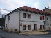 Opotřebení % 70,00 Věcná hodnota (VH) [Kč] 971 243 Výpočet porovnávací hodnoty Oceňovaná nemovitá věc Užitná plocha: 127,38 m 2 Obestavěný prostor: 1 020,30 m 3 Zastavěná plocha: 186,53 m 2 Plocha