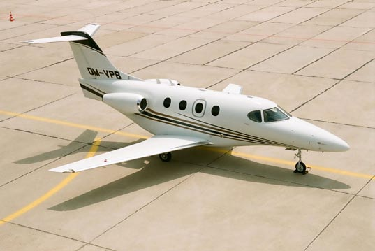 Š T Ý L > aká bola vaša profesijná kariéra predtým, než ste sa stali pilotom privátnych lietadiel VIP Wings?