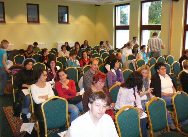Stránka 3 Členské fórum A.T.I.C. ČR na zámku Loučeň Ve dnech 15. 17. října 2009 se na zámku v Loučni uskutečnilo podzimní členské fórum A.T.I.C. ČR. Členského fóra se zúčastnilo více než 70 pracovníků TIC z 44 měst.