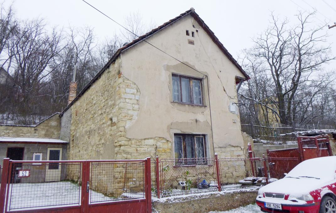 088EX 1784/06-32 Znalecký posudek č. 3768/08/15 Š O ceně rodinného domu č.p.55, parc.č. St. 54 v k.ú a obci Chržín, o.