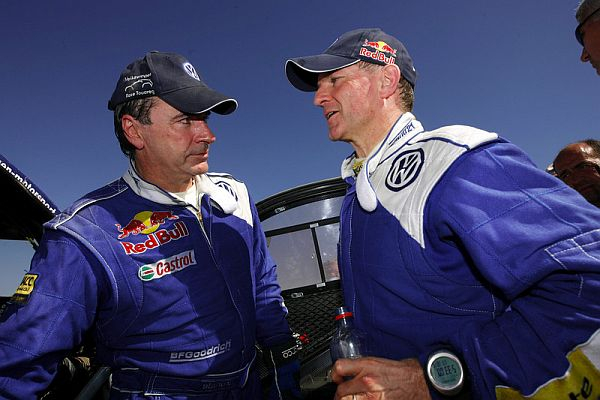 Foto: volkswagen-motorsport.com Skvěle zajel Zapletal s Ouředníčkem. Do cíle dojeli na osmém místě a stejná příčka jim patří i celkově. Janečkovi s Chytkou patřilo 51. místo.