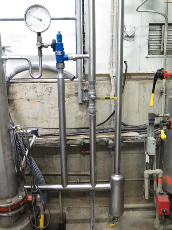 Technologicky je zařízení membránové separace (kontejnerové provedení) propojeno se stávající bioplynovou stanicí tak, že na výstupním potrubí bioplynu z fermenorů je vysazena odbočka, za kterou se