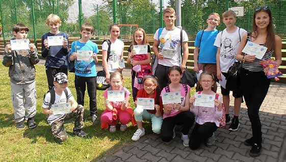 Po nácviku evakuace školy se 235 žáků přesunulo na školní hřiště a rozdělilo do 20 soutěžních skupin. Každý tým byl složen z žáků 2. až 9. tříd.
