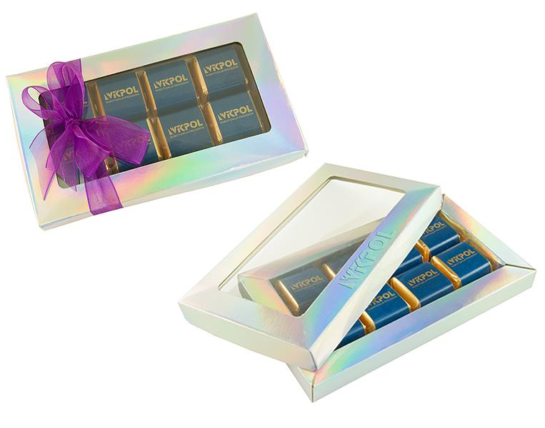 54 Prvotriedne čokoládové kocky v darčekovej krabici s okienkom 175g 8 ks čokoládových kociek balených do reklamného obalu
