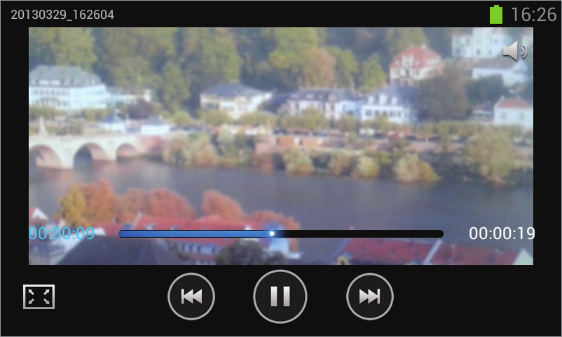 Videopřehrávač Média Tuto aplikaci použijte k přehrávání video souborů. Na obrazovce Aplikace klepněte na položku Videopřehrávač.