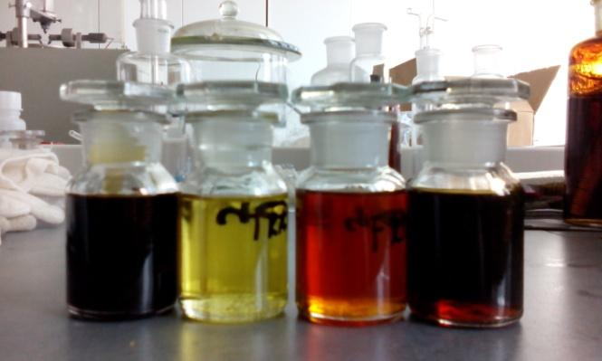 Zleva: řepkový olej, slunečnicový olej, TRAFO-CZA, olej FRITO a rýžový olej Obr. 39: Barva vzorků po namáhání dlouhém 500h.