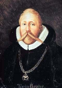 Tycho Brahe (1546-1601) dánský astronom, alchymista adoptován bohatým strýcem od 13ti studuje univerzitu zatmění Slunce 1560 -> astronomie od 17ti počítá efemeridy -> pozorování Almagest s poznámkami