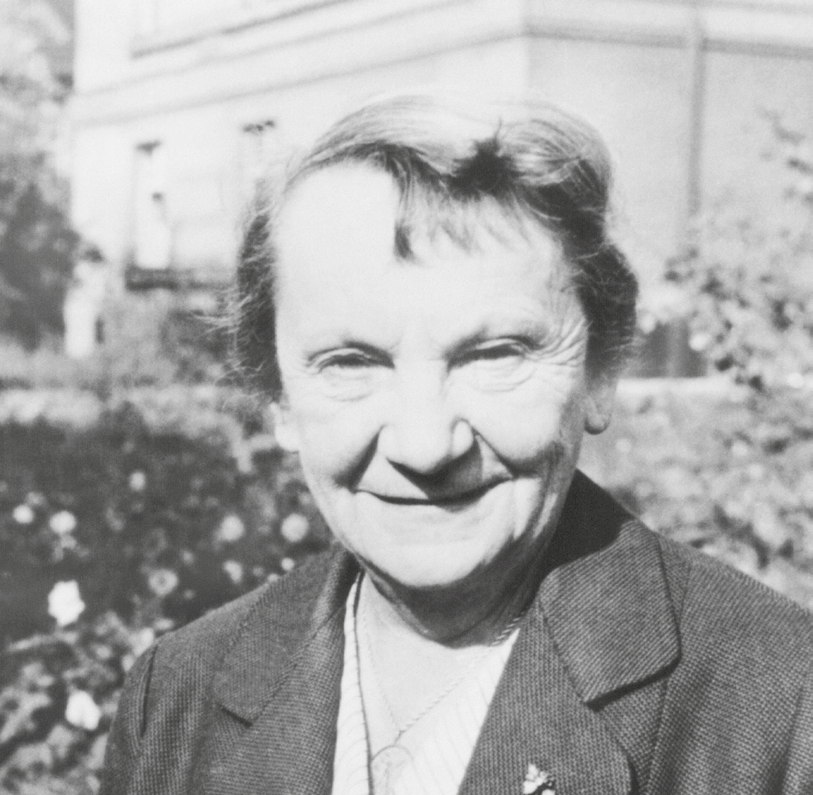 Julie Hamáčková * 1892 1968 Prof. dr Ing. Julie Hamáčková, doktor chemických věd, patřila k prvním ženám studujícím na technických vysokých školách v Československu.