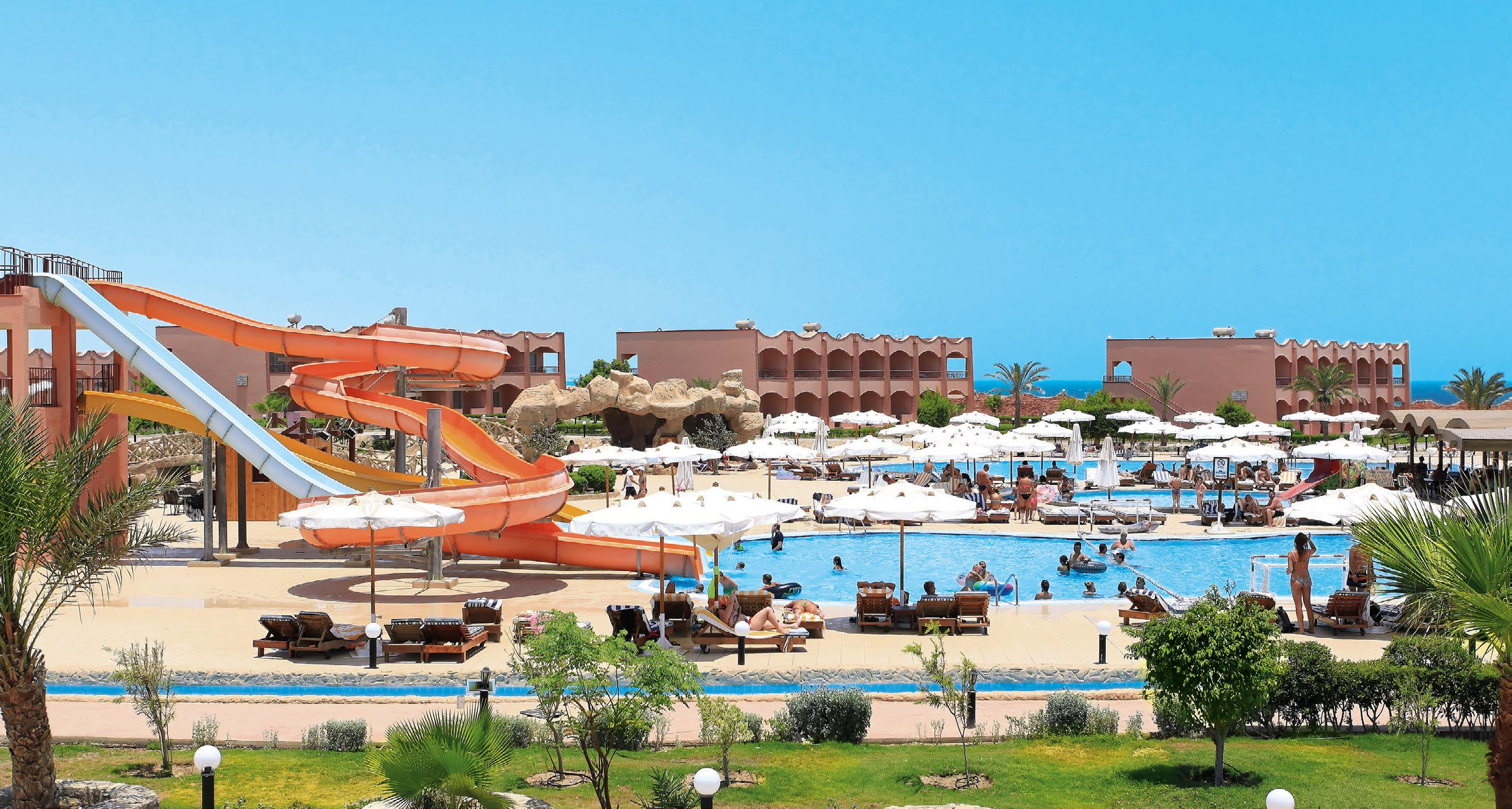 MARSA ALAM ~ EGYPT 5 cenový hit od 312 Happy Life Beach Resort HOTEL Naša mienka: Hotel renomovanej siete Three Corners - Happy Life Beach Resort - ponúka celý rad dovolenkového vyžitia s dôrazom na
