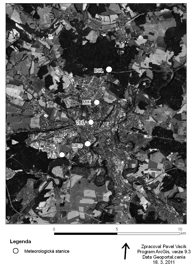 GEOGRAFIE U meteorologických stanic Plzeň FEL Bory a Plzeň FPE Veleslavínova bylo nutno průměrné denní hodnoty teploty vzduchu [ C] vypočítat z půlhodinových, respektive pětiminutových, měření.