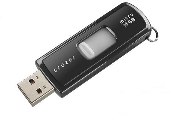 USB kľúč - prvé USB kľúče sa objavujú v roku 2000 a vďačíme za neho