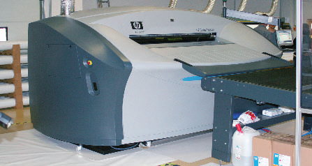 Produkty Svět tisku 01/2007 42 HP Scitex TJ 8300 první instalace v ČR Digitální tiskové stroje se na celosvětových trzích prosazují stále častěji a mnohdy významně zasahují do segmentů, které dříve