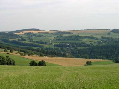 polní cesty s protierozní funkcí polní cesty s příkopy vedeny vrstevnicově příkop (průleh) na straně ke svahu!