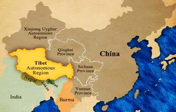 východního Tibetu, dále Čching-chaj, což je oblast historické oblasti Amdo čili severovýchodního Tibetu a v provinciích Kan-su a Jün-nan.