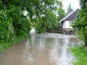 4. Historické povodňové události Povodeň červen 2013 V důsledku záplavy na Mratínském potoce dne 9.