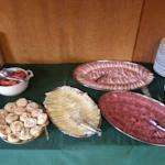 osoba - dítě 5-14 let včetně á90,- Kč Pouze 1 osoba v chatě 250,- Kč El.