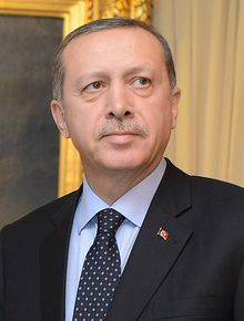 prezidentem 1989-1993 (Strana vlasti) Mesut Yilmaz premiérem 1997-1999 (Strana