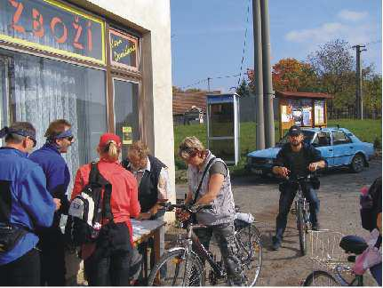 Průjezd cyklookruhem byl libovolný a umožňoval hvězdicovou jízdu. Zřejmě start v nejvyšším položeném místě trasy nepřilákal na startovní čáru tolik cyklistů, jako minulý rok.