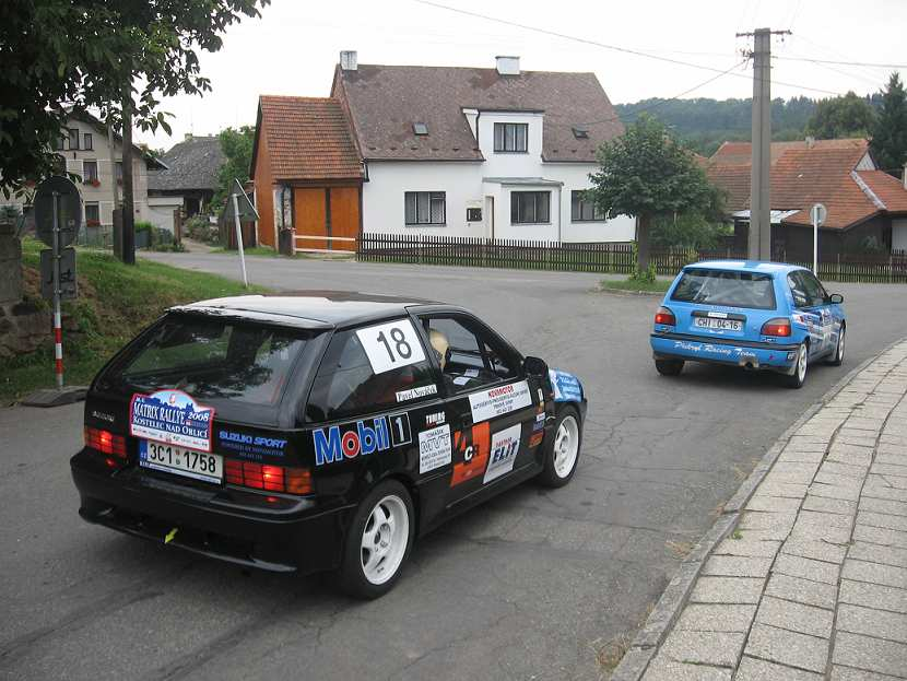 pokračoval na Suchou Rybnou přes Kosteleckou Lhotu zpět do Kostelce. V sobotu 2.