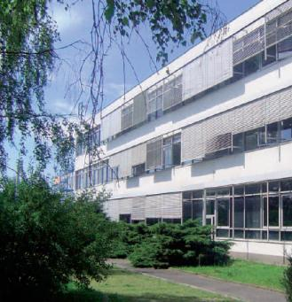 PRAGUE 10 PRAHA 10 space (sq m) PRŮMYSLOVÁ BUSINESS PARK PRŮMYSLOVÁ 7 Complex of offices and Storage Central reception with 24 hrs security Perimeter trunking Openable windows Plenty of parking