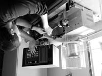 Seznamuje absolventy s problematikou informaèních technologií a s širokým pouitím výpoèetní techniky (kanceláøské, prezentaèní a komunikaèní aplikace) v oblasti výroby, obchodu a slueb.