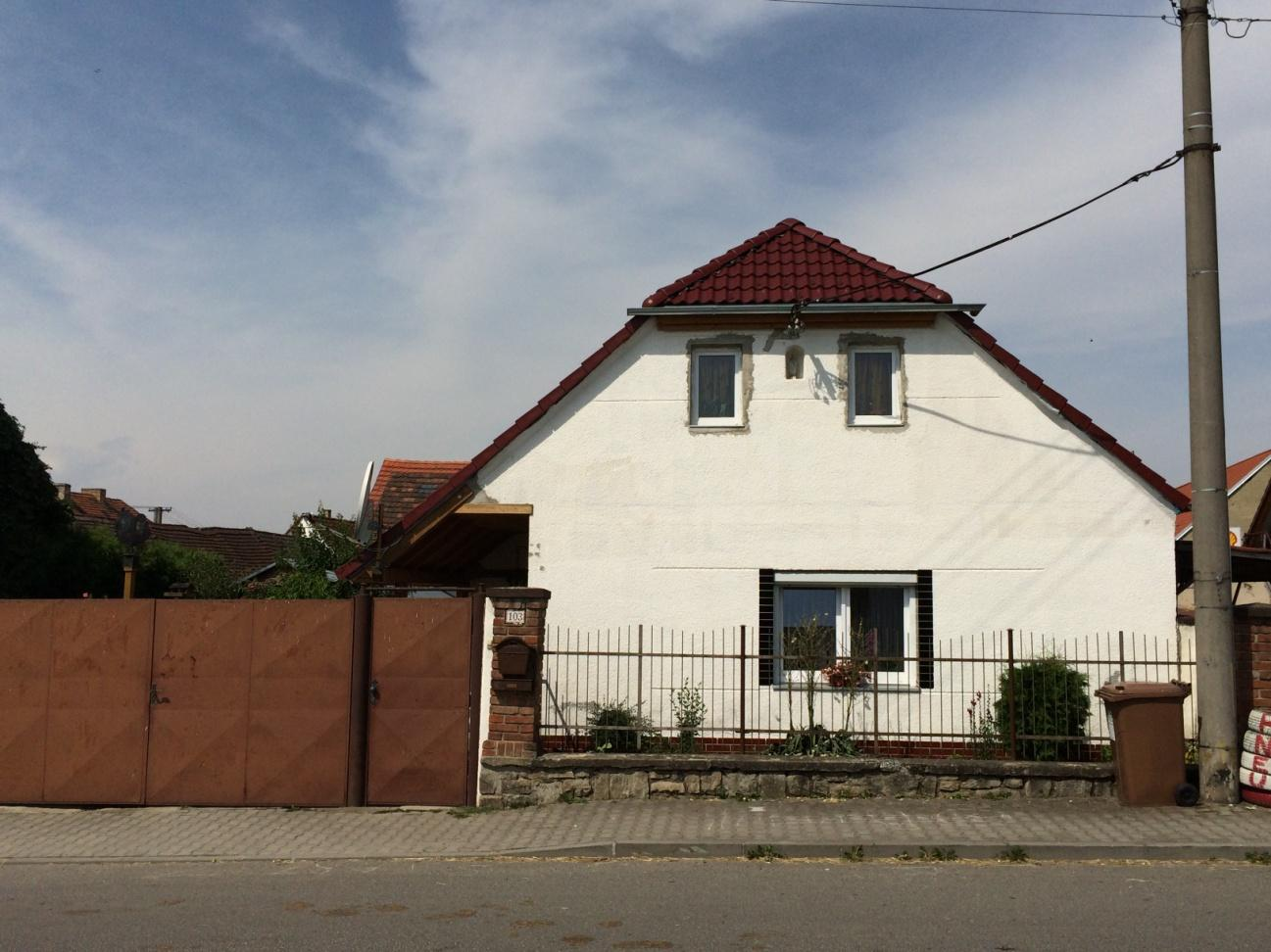 Kategorie prvků nedochovaných Stavby zahrnuty do skupiny s nedochovanými znaky lidové architektury, jsou stavby, u kterých předpokládáme založení ve stejném období jako v předchozích kategoriích,