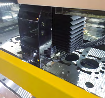 strojem a celkovým přístupem ke spolupráci ze strany PENTY SLOVENSKO, jsme opět zvolili FANUC ROBOCUT. Pro největší model α-c800ib jsem se rozhodl právě kvůli 800 mm pojezdu v ose X.