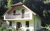 Goldberger tel:0919 21 21 91 Karol Švéda tel:0919 21 21 21 7 PREDAJ: RD v Dúbravke Rodinný dom na ulici Strmé Sady, 6