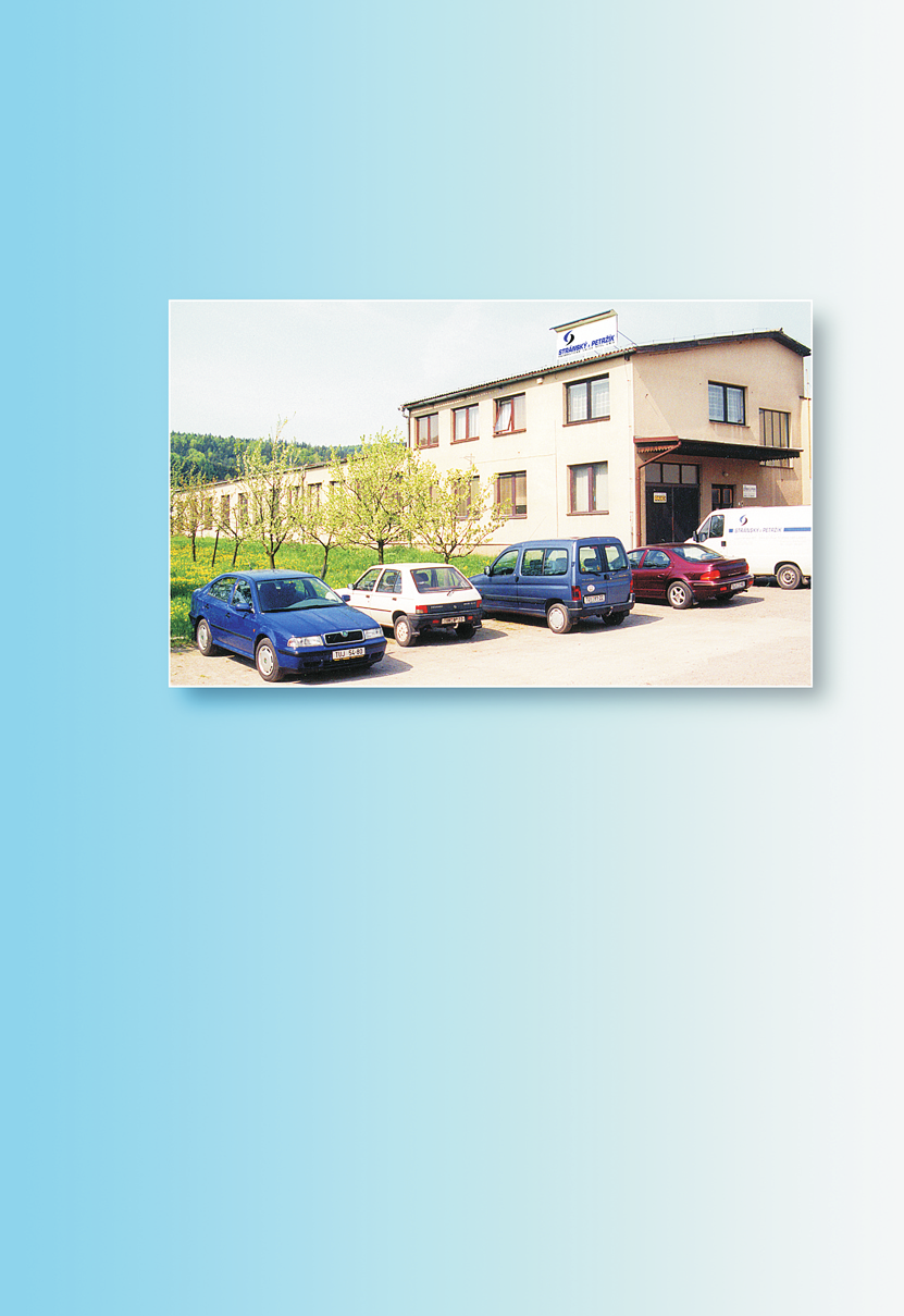 Firma STRÁNSKÝ a PTRŽÍK byla založena v dubnu 1991. Její původní činností byla konstrukce jednoúčelových strojů, kterou během krátké doby zcela nahradila výroba pneumatických válců.