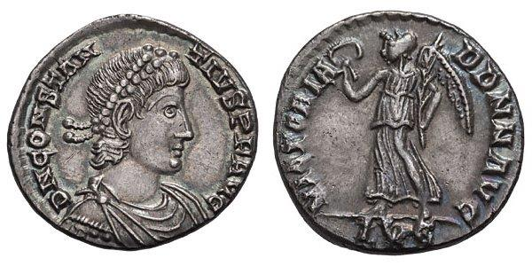 533 (<http://www.acsearch.info/images/72/715931.jpg>, cit. 18/4/2014) 31. Constantius II. jako caesar (324 337) AE 3, 330 335, Antiochia, 18 mm, 3.19 g.