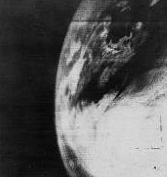 Historie DPZ: Období rozvoje leteckého snímkování: 1956 civilní využití infračervené fotografie pro detekci škod na vegetaci 1958 první fotografie zemského