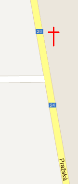Dřevěný kříž u cesty do Lomnice nad Lužnicí Souřadnice: 49.020860 s. š., 14.753952 v. d. Tento kříž nalezneme při cestě z Třeboně do Lužnice a Lomnice nad Lužnicí na pravé straně v poli, mezi dvěma stromy.