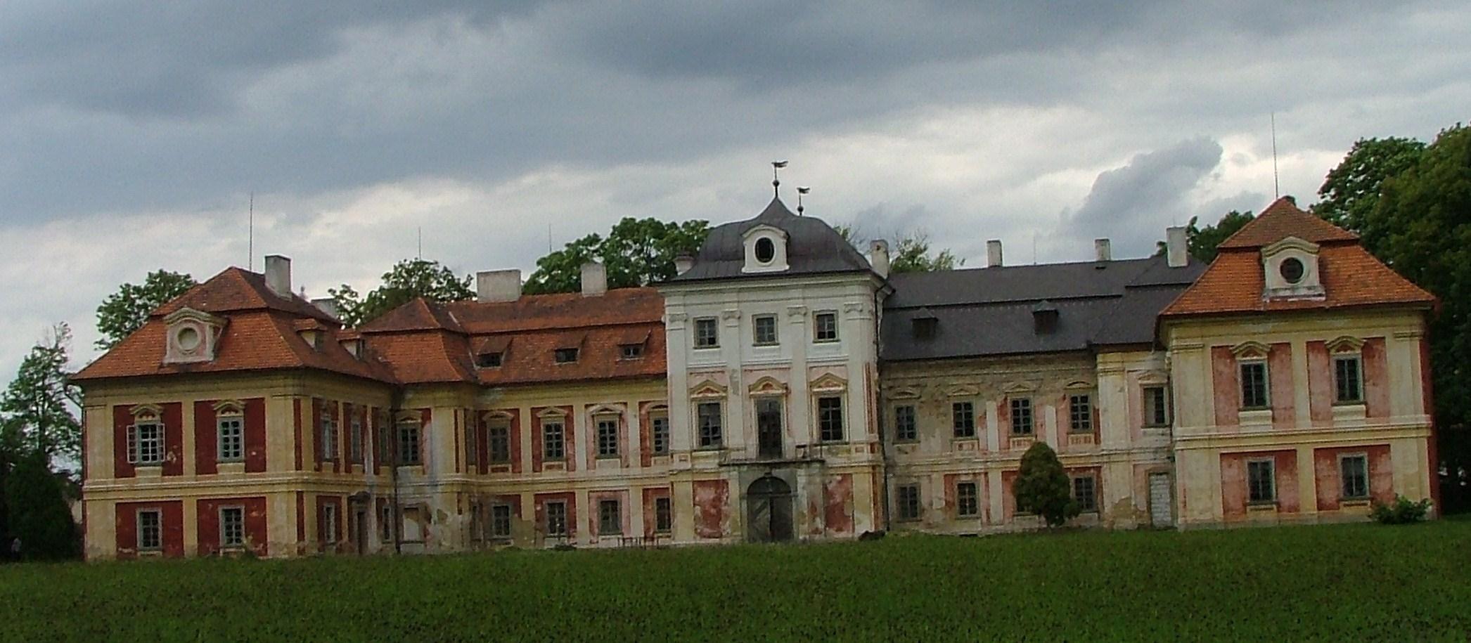Dolní Lukavice - zámek Na tomto zámku působil jako kapelník