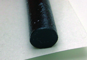 SAMOLEPICÍ TĚSNICÍ PÁS butylový lepicí pás s rounem Popis: Poddajný lepicí pás s PP rounem odolný proti